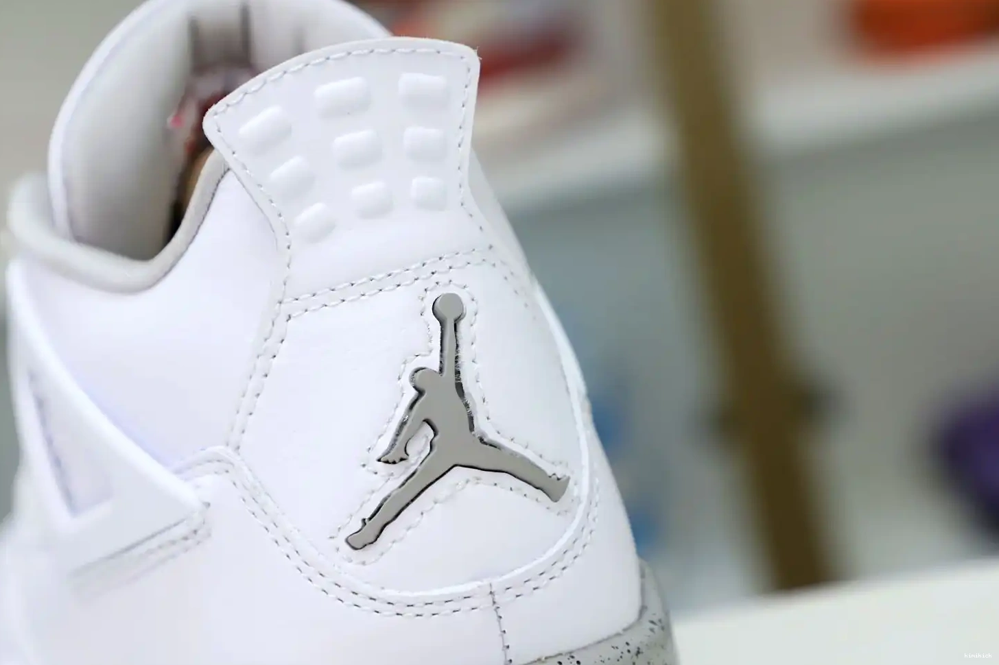 JORDAN RETRO 'WHITE OREO' Kimikick 4 AIR 0522